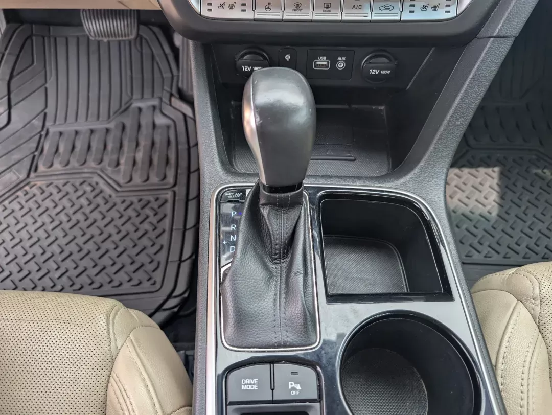 2019 /Beige Hyundai Sonata Limited (5NPE34AF6KH) with an Regular Unleaded I-4 2.4 L/144 engine, 6-Speed Automatic w/OD transmission, located at 3959 U.S. 80 W, Phenix City, AL, 36870, (334) 297-4885, 32.469296, -85.135185 - 2019 Hyundai Sonata Limited - Photo#14