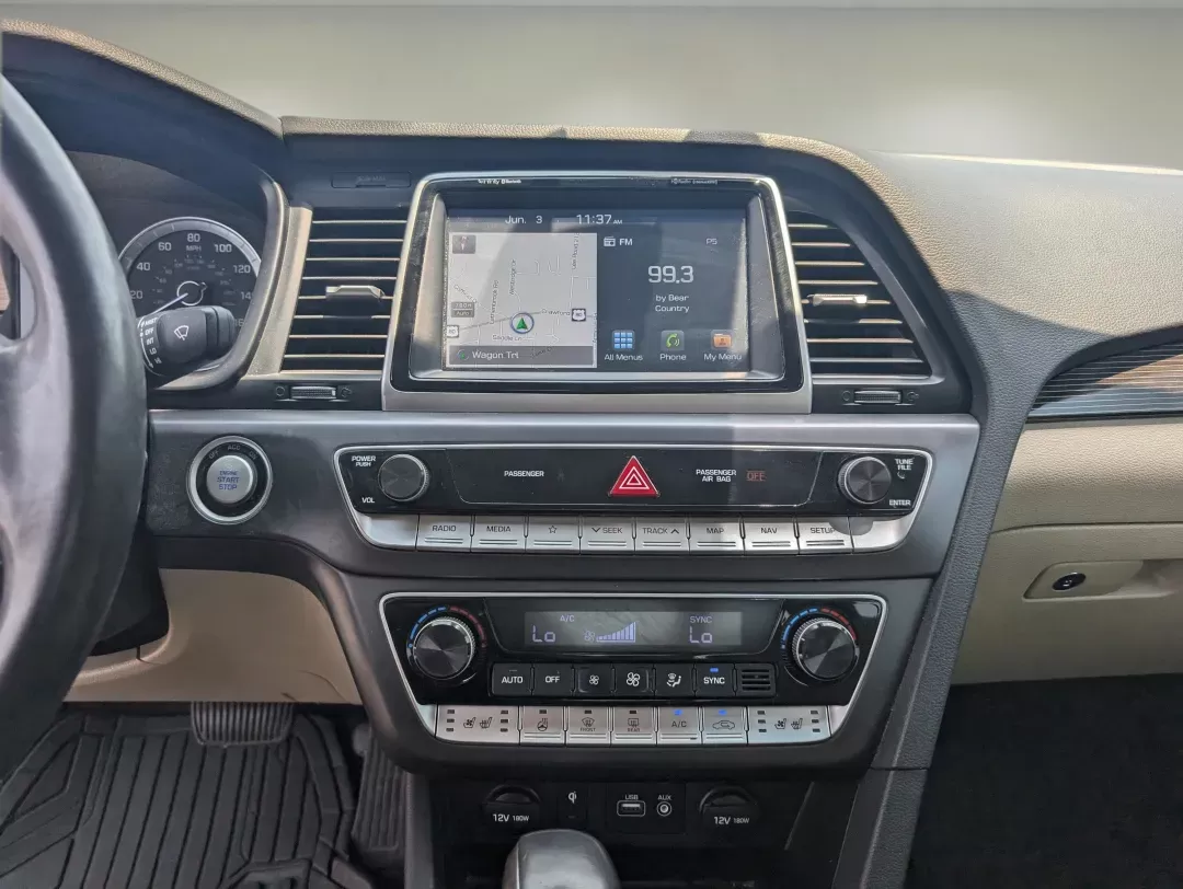 2019 /Beige Hyundai Sonata Limited (5NPE34AF6KH) with an Regular Unleaded I-4 2.4 L/144 engine, 6-Speed Automatic w/OD transmission, located at 3959 U.S. 80 W, Phenix City, AL, 36870, (334) 297-4885, 32.469296, -85.135185 - 2019 Hyundai Sonata Limited - Photo#15