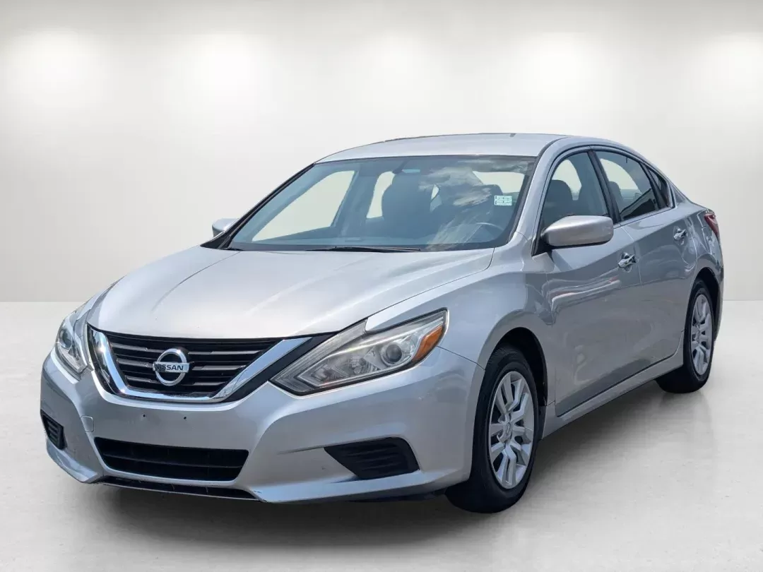 2016 Nissan Altima 2.5 (1N4AL3AP1GC) with an Regular Unleaded I-4 2.5 L/152 engine, 1-Speed CVT w/OD transmission, located at 3959 U.S. 80 W, Phenix City, AL, 36870, (334) 297-4885, 32.469296, -85.135185 - 2016 Nissan Altima 2.5 - Photo#1