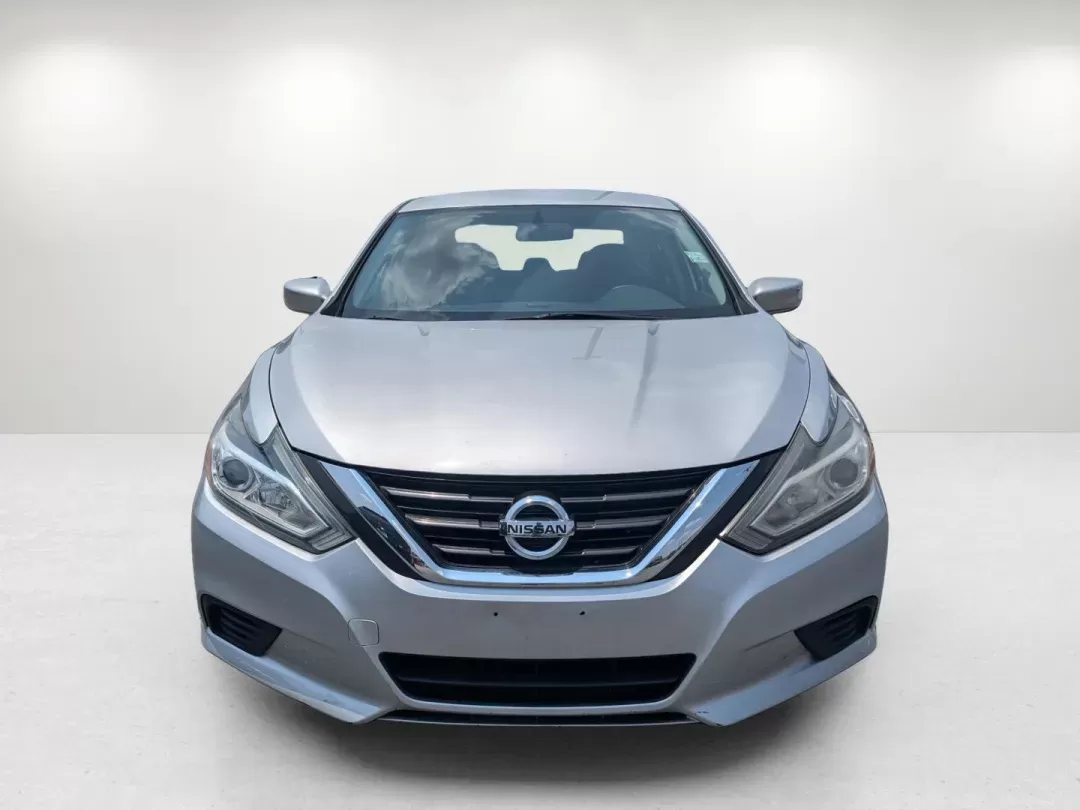 2016 Nissan Altima 2.5 (1N4AL3AP1GC) with an Regular Unleaded I-4 2.5 L/152 engine, 1-Speed CVT w/OD transmission, located at 3959 U.S. 80 W, Phenix City, AL, 36870, (334) 297-4885, 32.469296, -85.135185 - 2016 Nissan Altima 2.5 - Photo#2