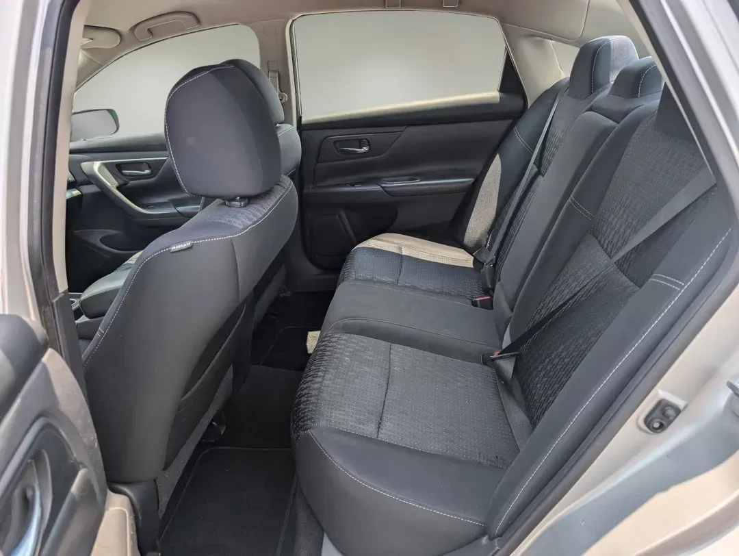 2016 Nissan Altima 2.5 (1N4AL3AP1GC) with an Regular Unleaded I-4 2.5 L/152 engine, 1-Speed CVT w/OD transmission, located at 3959 U.S. 80 W, Phenix City, AL, 36870, (334) 297-4885, 32.469296, -85.135185 - 2016 Nissan Altima 2.5 - Photo#11