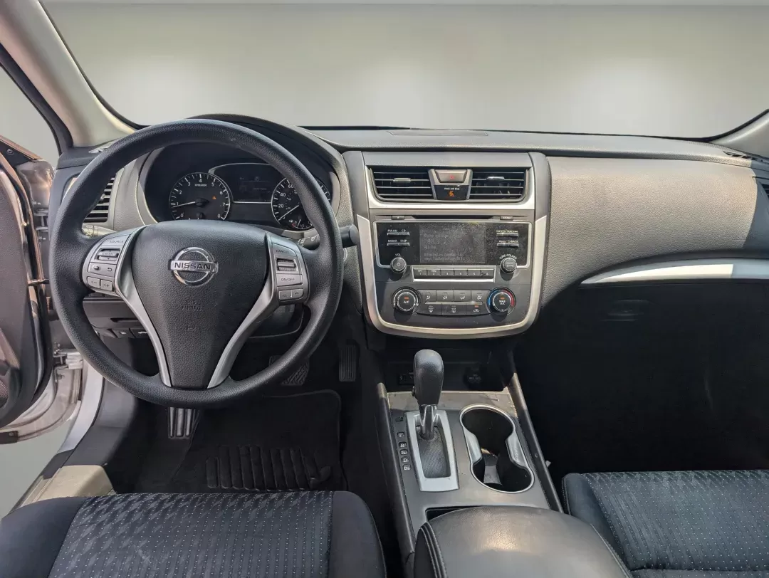 2016 Nissan Altima 2.5 (1N4AL3AP1GC) with an Regular Unleaded I-4 2.5 L/152 engine, 1-Speed CVT w/OD transmission, located at 3959 U.S. 80 W, Phenix City, AL, 36870, (334) 297-4885, 32.469296, -85.135185 - 2016 Nissan Altima 2.5 - Photo#12