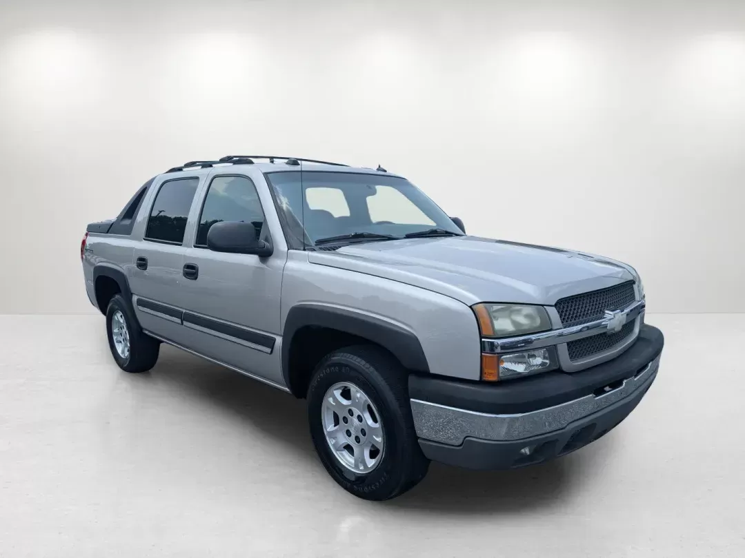 2004 /Dark Charcoal Chevrolet Avalanche Z66 (3GNEC12T54G) with an Gas V8 5.3L/327 engine, 4-Speed Automatic w/OD transmission, located at 3959 U.S. 80 W, Phenix City, AL, 36870, (334) 297-4885, 32.469296, -85.135185 - 2004 Chevrolet Avalanche Z66 - Photo#3