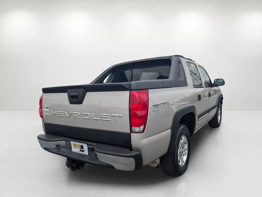 2004 /Dark Charcoal Chevrolet Avalanche Z66 (3GNEC12T54G) with an Gas V8 5.3L/327 engine, 4-Speed Automatic w/OD transmission, located at 3959 U.S. 80 W, Phenix City, AL, 36870, (334) 297-4885, 32.469296, -85.135185 - 2004 Chevrolet Avalanche Z66 - Photo#5
