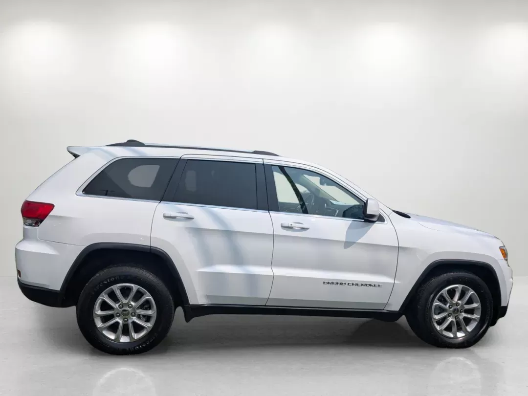 2015 /Lt Frost Beige/Black Jeep Grand Cherokee Laredo (1C4RJEAG2FC) with an Regular Unleaded V-6 3.6 L/220 engine, 8-Speed Automatic w/OD transmission, located at 3959 U.S. 80 W, Phenix City, AL, 36870, (334) 297-4885, 32.469296, -85.135185 - 2015 Jeep Grand Cherokee Laredo - Photo#3