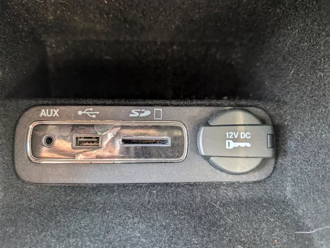 2015 /Lt Frost Beige/Black Jeep Grand Cherokee Laredo (1C4RJEAG2FC) with an Regular Unleaded V-6 3.6 L/220 engine, 8-Speed Automatic w/OD transmission, located at 3959 U.S. 80 W, Phenix City, AL, 36870, (334) 297-4885, 32.469296, -85.135185 - 2015 Jeep Grand Cherokee Laredo - Photo#12