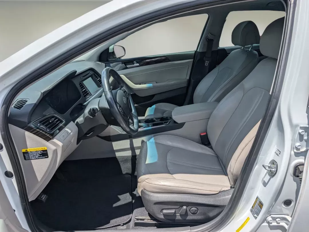 2017 /Gray Hyundai Sonata Limited (5NPE34AF0HH) with an Regular Unleaded I-4 2.4 L/144 engine, 6-Speed Automatic w/OD transmission, located at 804 22nd Ave, Phenix City, AL, 36870, (334) 297-1860, 32.484749, -85.024475 - **Discover the Perfect Blend of Style and Comfort with the 2017 Hyundai Sonata at Gils Auto**<br /> <br /> Are you searching for a reliable sedan that elevates your daily commute, provides comfort for family outings, and ensures safety without breaking the bank? Look no further than the stunning 201 - Photo#10