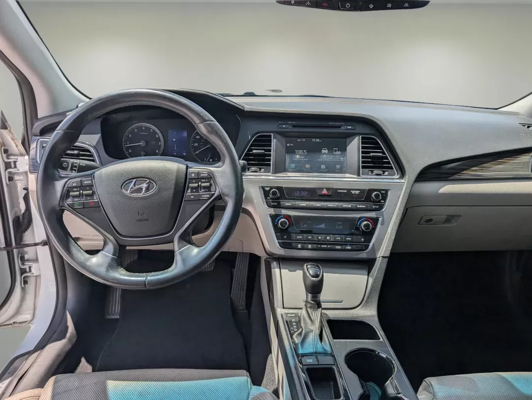 2017 /Gray Hyundai Sonata Limited (5NPE34AF0HH) with an Regular Unleaded I-4 2.4 L/144 engine, 6-Speed Automatic w/OD transmission, located at 804 22nd Ave, Phenix City, AL, 36870, (334) 297-1860, 32.484749, -85.024475 - **Discover the Perfect Blend of Style and Comfort with the 2017 Hyundai Sonata at Gils Auto**<br /> <br /> Are you searching for a reliable sedan that elevates your daily commute, provides comfort for family outings, and ensures safety without breaking the bank? Look no further than the stunning 201 - Photo#12