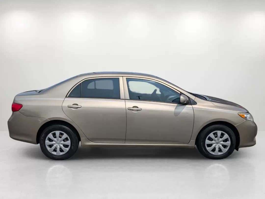 2009 Toyota Corolla LE (1NXBU40E89Z) with an Gas I4 1.8L/110 engine, 4-Speed Automatic w/OD transmission, located at 804 22nd Ave, Phenix City, AL, 36870, (334) 297-1860, 32.484749, -85.024475 - 2009 Toyota Corolla LE - Photo#3