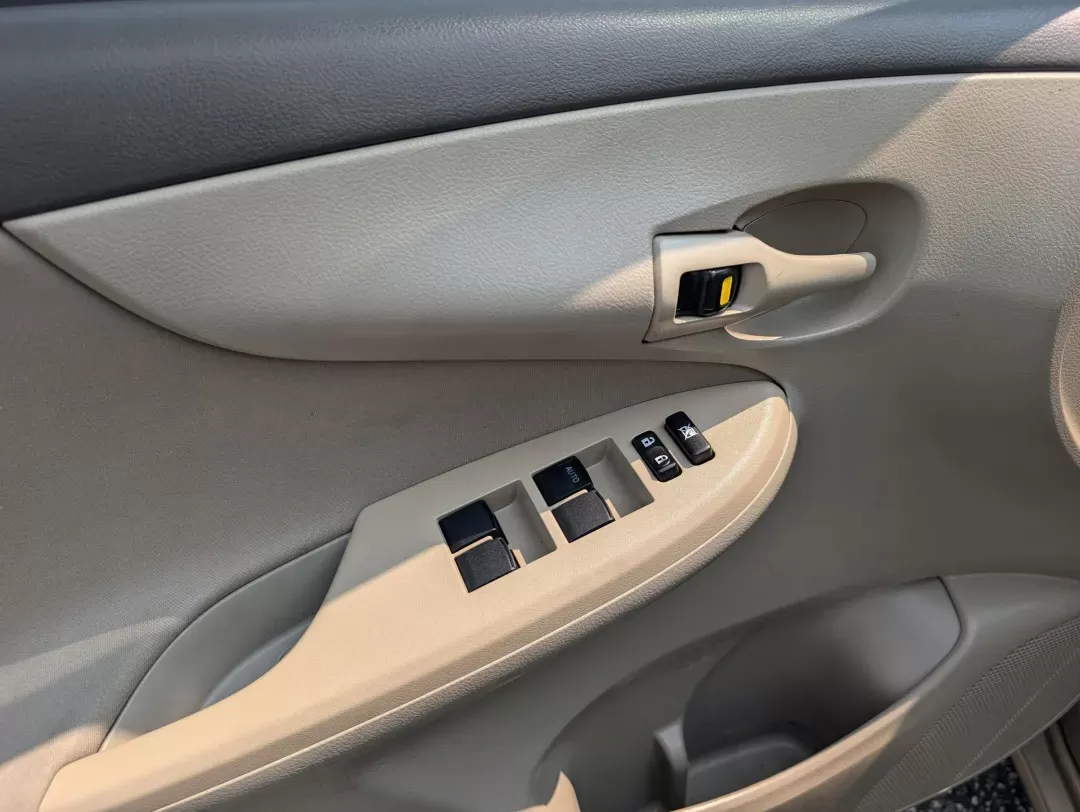 2009 Toyota Corolla LE (1NXBU40E89Z) with an Gas I4 1.8L/110 engine, 4-Speed Automatic w/OD transmission, located at 804 22nd Ave, Phenix City, AL, 36870, (334) 297-1860, 32.484749, -85.024475 - 2009 Toyota Corolla LE - Photo#8
