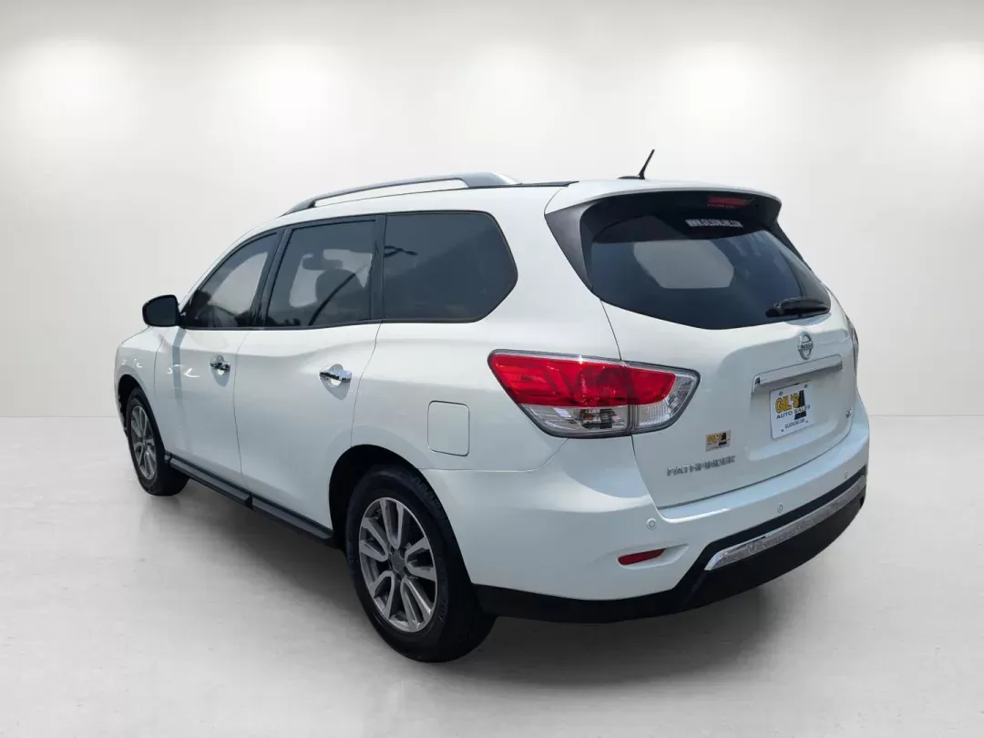 2016 Nissan Pathfinder SV (5N1AR2MN4GC) with an Regular Unleaded V-6 3.5 L/213 engine, 1-Speed CVT w/OD transmission, located at 804 22nd Ave, Phenix City, AL, 36870, (334) 297-1860, 32.484749, -85.024475 - 2016 Nissan Pathfinder SV - Photo#6