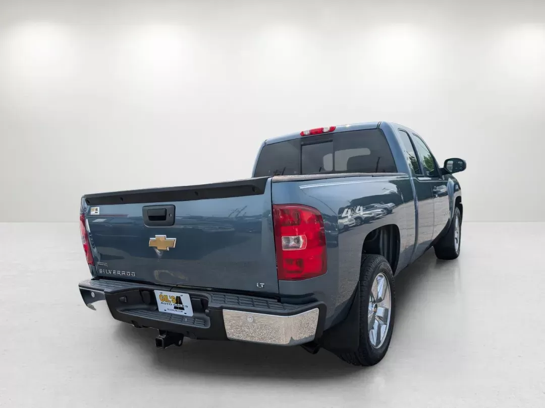 2011 /Ebony Chevrolet Silverado 1500 LT (1GCRKSE37BZ) with an Gas/Ethanol V8 5.3L/323 engine, 6-Speed Automatic transmission, located at 5115 14th Ave., Columbus, GA, 31904, (706) 323-0345, 32.511494, -84.971046 - 2011 Chevrolet Silverado 1500 LT - Photo#4