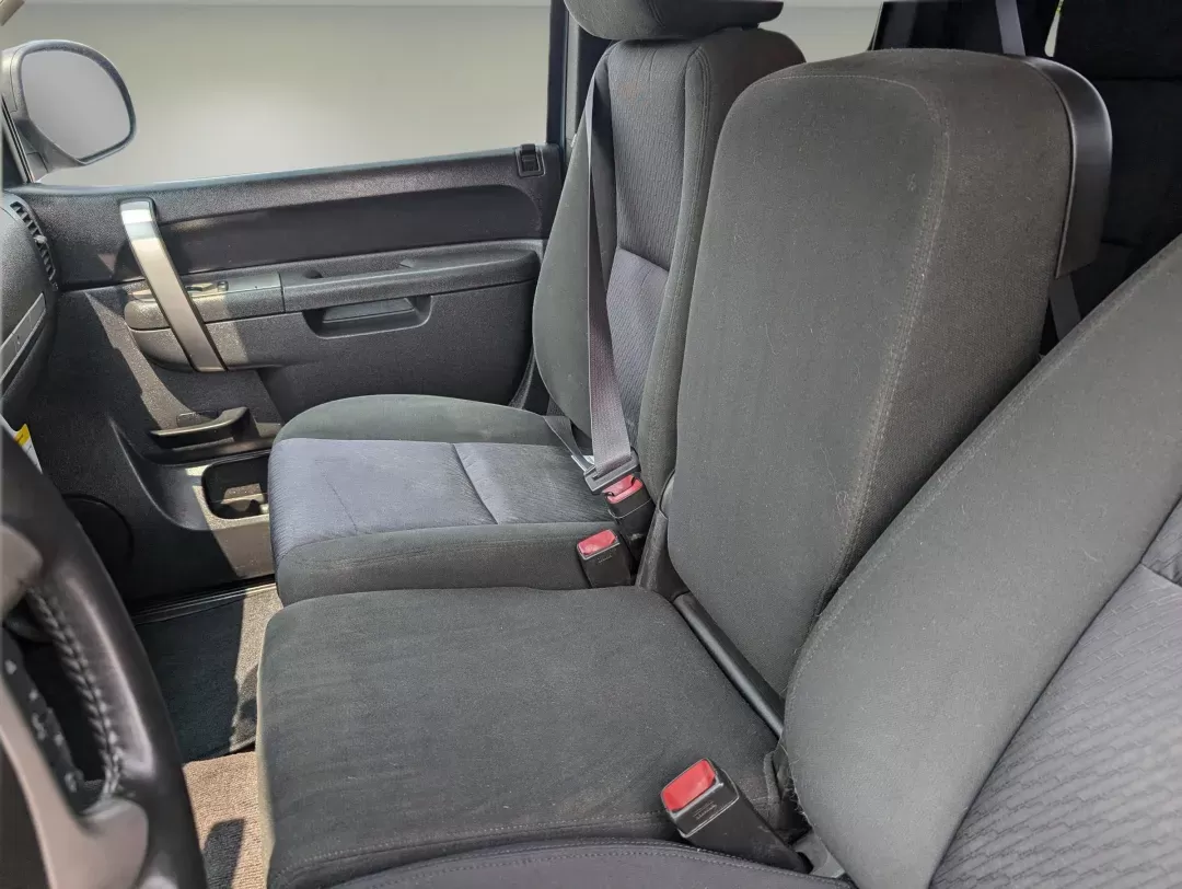 2011 /Ebony Chevrolet Silverado 1500 LT (1GCRKSE37BZ) with an Gas/Ethanol V8 5.3L/323 engine, 6-Speed Automatic transmission, located at 5115 14th Ave., Columbus, GA, 31904, (706) 323-0345, 32.511494, -84.971046 - 2011 Chevrolet Silverado 1500 LT - Photo#10