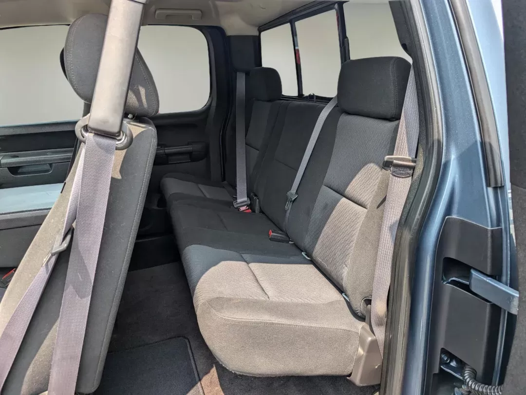 2011 /Ebony Chevrolet Silverado 1500 LT (1GCRKSE37BZ) with an Gas/Ethanol V8 5.3L/323 engine, 6-Speed Automatic transmission, located at 5115 14th Ave., Columbus, GA, 31904, (706) 323-0345, 32.511494, -84.971046 - 2011 Chevrolet Silverado 1500 LT - Photo#11