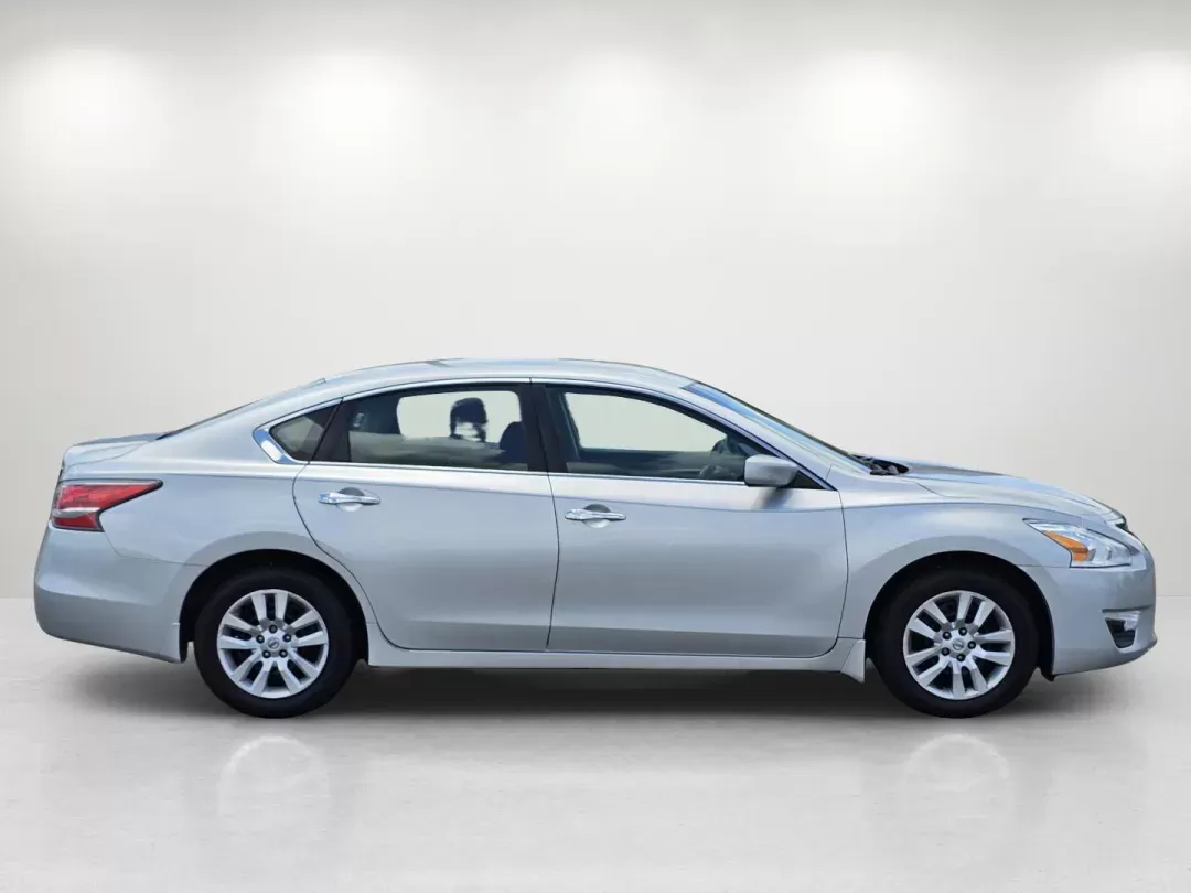 2014 /Charcoal Nissan Altima 2.5 S (1N4AL3AP2EC) with an Other engine, located at 521 Old Farm Lane Rd, Prattville, AL, 36066, (334) 325-1505, 32.482460, -86.416367 - **Discover Adventure and Comfort with the 2014 Nissan Altima at Gils Auto Your Trusted Buy Here Pay Here Dealership in Prattville, AL!**<br /> <br /> Are you ready to elevate your daily commute or family outings with a reliable and stylish sedan? The 2014 Nissan Altima is the perfect companion for - Photo#4
