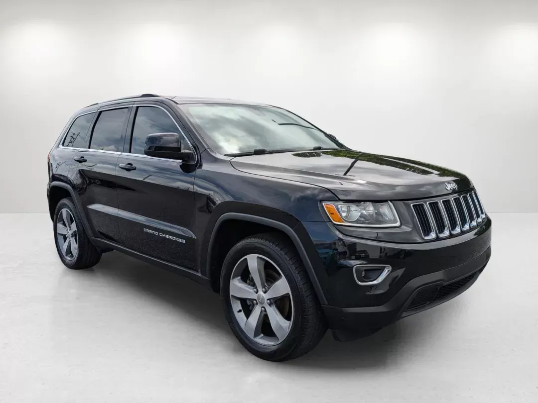 2015 /Black Jeep Grand Cherokee Laredo (1C4RJEAG6FC) with an Regular Unleaded V-6 3.6 L/220 engine, 8-Speed Automatic w/OD transmission, located at 5115 14th Ave., Columbus, GA, 31904, (706) 323-0345, 32.511494, -84.971046 - 2015 Jeep Grand Cherokee Laredo - Photo#2