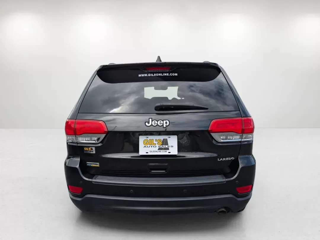 2015 /Black Jeep Grand Cherokee Laredo (1C4RJEAG6FC) with an Regular Unleaded V-6 3.6 L/220 engine, 8-Speed Automatic w/OD transmission, located at 5115 14th Ave., Columbus, GA, 31904, (706) 323-0345, 32.511494, -84.971046 - 2015 Jeep Grand Cherokee Laredo - Photo#5