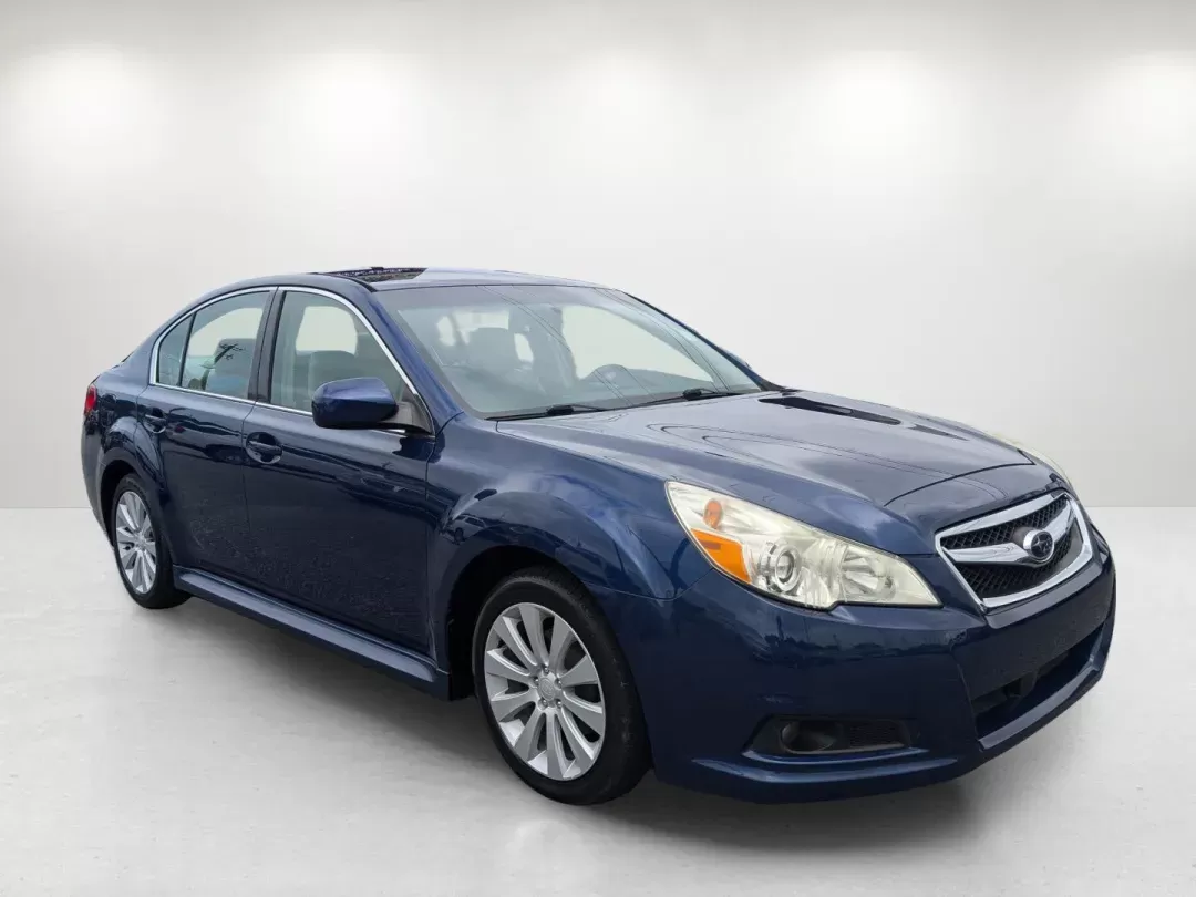 2010 /Ivory Subaru Legacy Limited (4S3BMBJ63A3) with an Gas Flat 4-Cyl 2.5L/150 engine, 1-Speed CVT transmission, located at 3959 U.S. 80 W, Phenix City, AL, 36870, (334) 297-4885, 32.469296, -85.135185 - 2010 Subaru Legacy Limited - Photo#3
