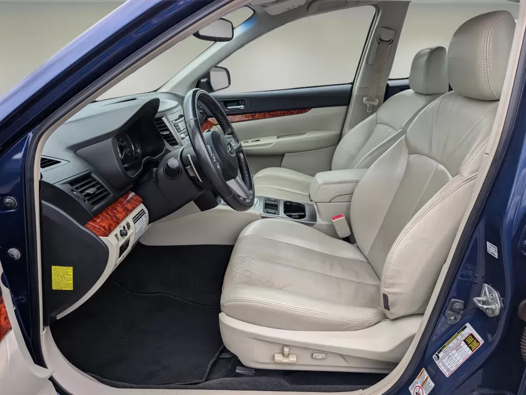 2010 /Ivory Subaru Legacy Limited (4S3BMBJ63A3) with an Gas Flat 4-Cyl 2.5L/150 engine, 1-Speed CVT transmission, located at 3959 U.S. 80 W, Phenix City, AL, 36870, (334) 297-4885, 32.469296, -85.135185 - 2010 Subaru Legacy Limited - Photo#10