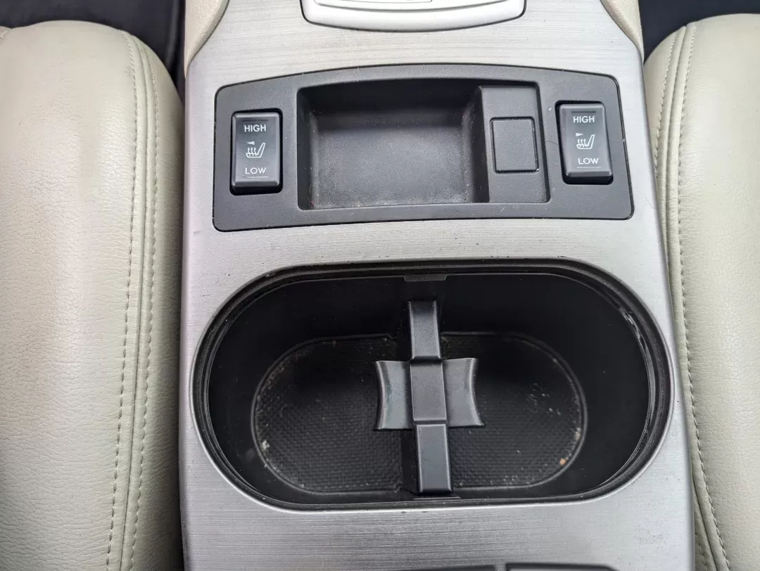 2010 /Ivory Subaru Legacy Limited (4S3BMBJ63A3) with an Gas Flat 4-Cyl 2.5L/150 engine, 1-Speed CVT transmission, located at 3959 U.S. 80 W, Phenix City, AL, 36870, (334) 297-4885, 32.469296, -85.135185 - 2010 Subaru Legacy Limited - Photo#13