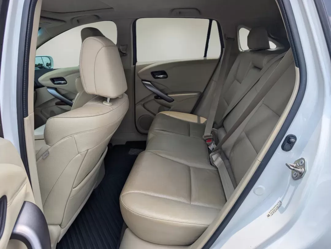 2015 Acura RDX Tech Pkg (5J8TB4H51FL) with an Premium Unleaded V-6 3.5 L/212 engine, 6-Speed Automatic w/OD transmission, located at 5115 14th Ave., Columbus, GA, 31904, (706) 323-0345, 32.511494, -84.971046 - 2015 Acura RDX Tech Pkg - Photo#9
