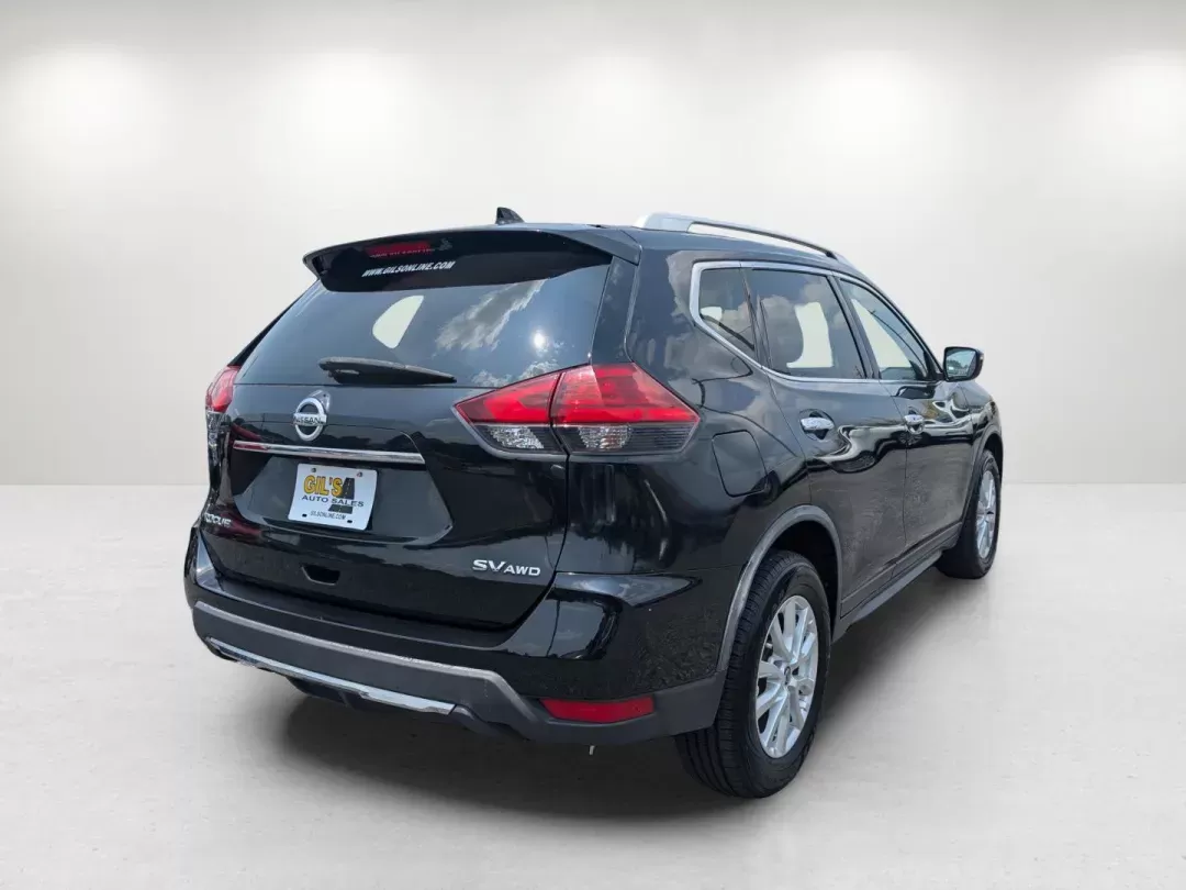 2017 /Charcoal Nissan Rogue SV (JN8AT2MV9HW) with an Regular Unleaded I-4 2.5 L/152 engine, 1-Speed CVT w/OD transmission, located at 804 22nd Ave, Phenix City, AL, 36870, (334) 297-1860, 32.484749, -85.024475 - 2017 Nissan Rogue SV - Photo#4