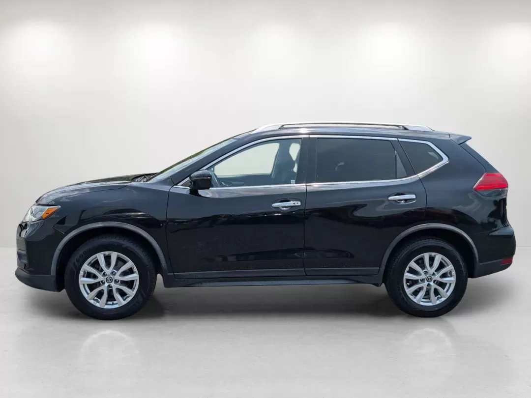 2017 /Charcoal Nissan Rogue SV (JN8AT2MV9HW) with an Regular Unleaded I-4 2.5 L/152 engine, 1-Speed CVT w/OD transmission, located at 804 22nd Ave, Phenix City, AL, 36870, (334) 297-1860, 32.484749, -85.024475 - 2017 Nissan Rogue SV - Photo#7