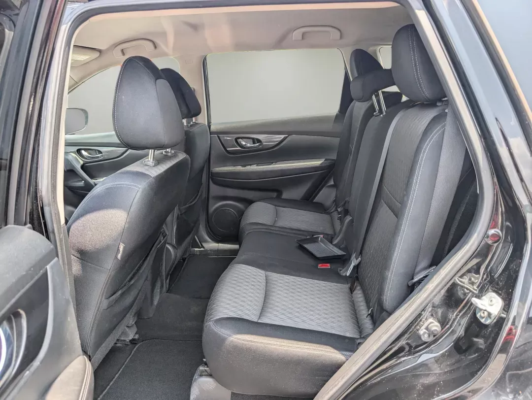 2017 /Charcoal Nissan Rogue SV (JN8AT2MV9HW) with an Regular Unleaded I-4 2.5 L/152 engine, 1-Speed CVT w/OD transmission, located at 804 22nd Ave, Phenix City, AL, 36870, (334) 297-1860, 32.484749, -85.024475 - 2017 Nissan Rogue SV - Photo#10