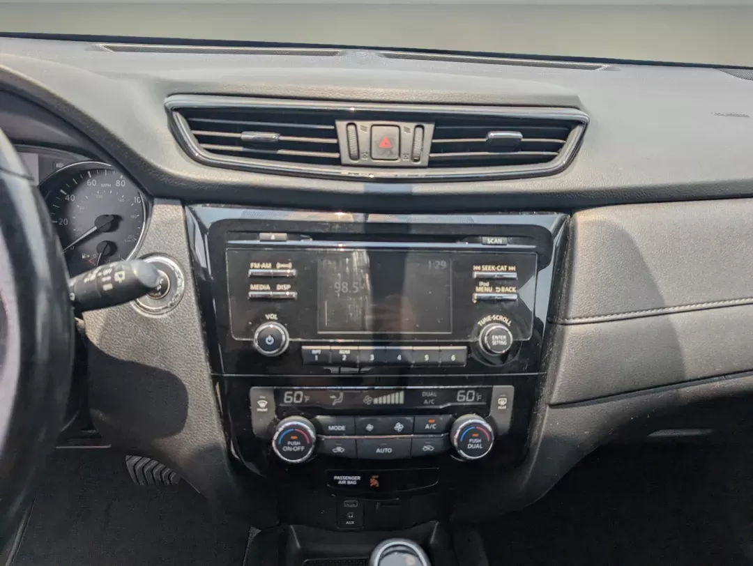 2017 /Charcoal Nissan Rogue SV (JN8AT2MV9HW) with an Regular Unleaded I-4 2.5 L/152 engine, 1-Speed CVT w/OD transmission, located at 804 22nd Ave, Phenix City, AL, 36870, (334) 297-1860, 32.484749, -85.024475 - 2017 Nissan Rogue SV - Photo#14