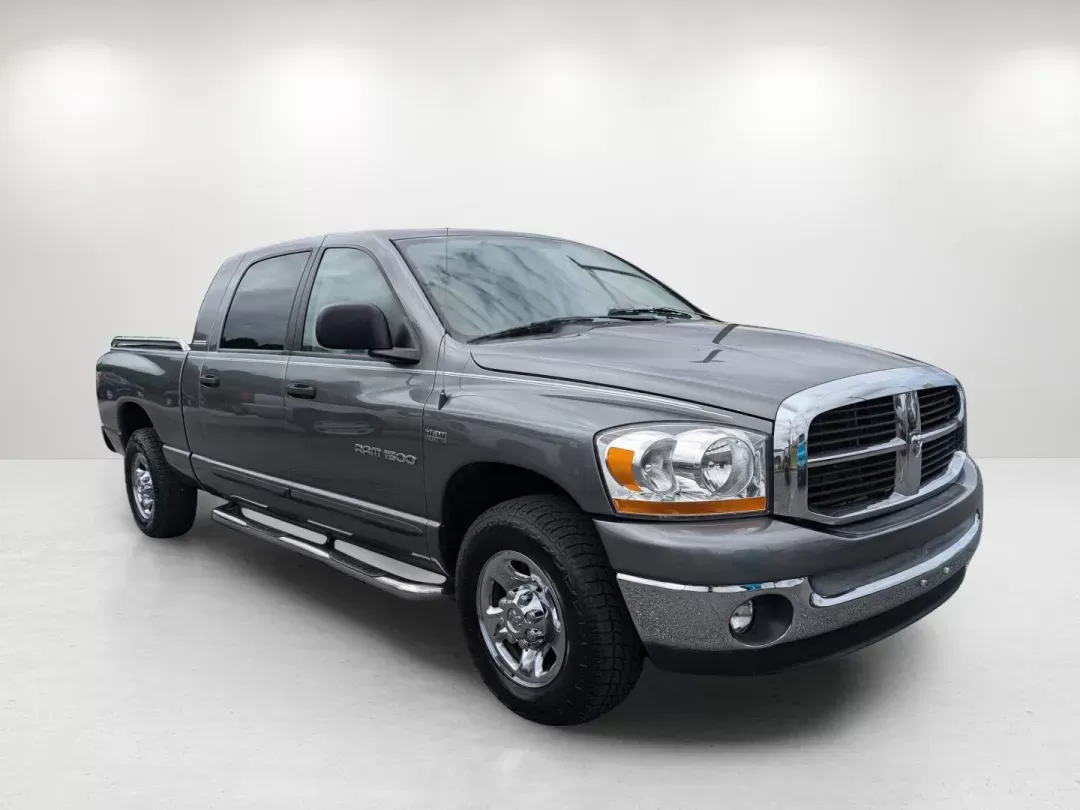 2006 Dodge Ram 1500 (3D7KR19D76G) with an Gas V8 5.7L/345 engine, 5-Speed Automatic w/OD transmission, located at 3959 U.S. 80 W, Phenix City, AL, 36870, (334) 297-4885, 32.469296, -85.135185 - 2006 Dodge Ram 1500 - Photo#3