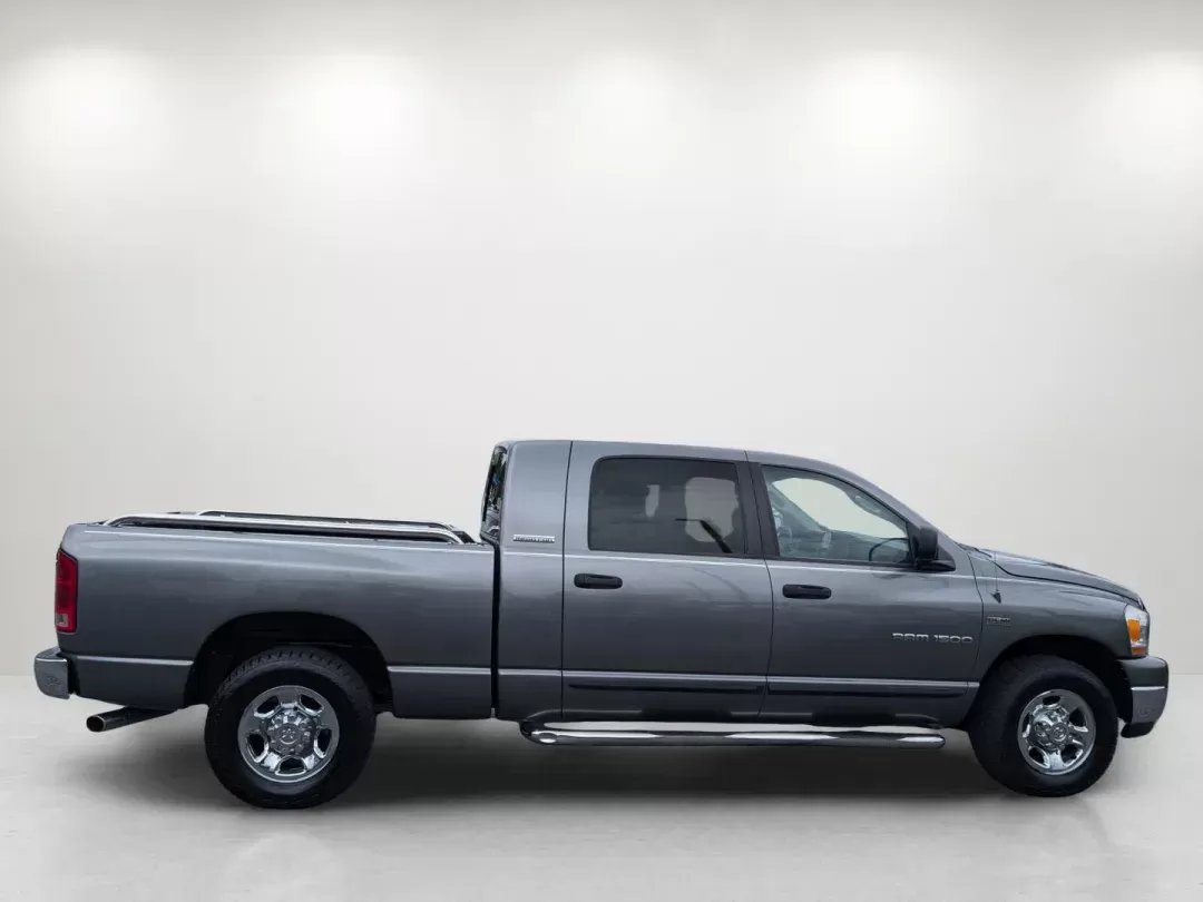 2006 Dodge Ram 1500 (3D7KR19D76G) with an Gas V8 5.7L/345 engine, 5-Speed Automatic w/OD transmission, located at 3959 U.S. 80 W, Phenix City, AL, 36870, (334) 297-4885, 32.469296, -85.135185 - 2006 Dodge Ram 1500 - Photo#4