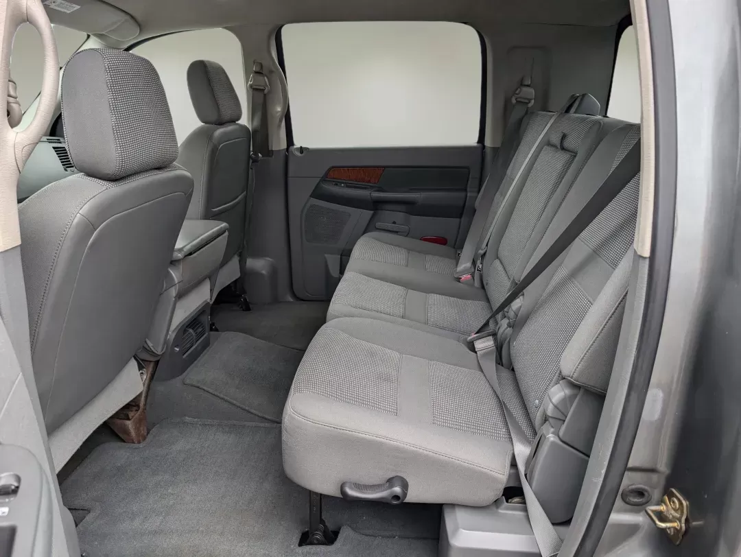 2006 Dodge Ram 1500 (3D7KR19D76G) with an Gas V8 5.7L/345 engine, 5-Speed Automatic w/OD transmission, located at 3959 U.S. 80 W, Phenix City, AL, 36870, (334) 297-4885, 32.469296, -85.135185 - 2006 Dodge Ram 1500 - Photo#12