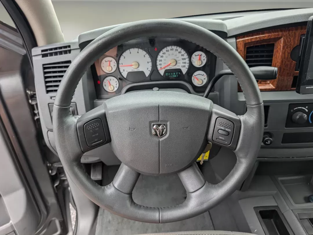 2006 Dodge Ram 1500 (3D7KR19D76G) with an Gas V8 5.7L/345 engine, 5-Speed Automatic w/OD transmission, located at 3959 U.S. 80 W, Phenix City, AL, 36870, (334) 297-4885, 32.469296, -85.135185 - 2006 Dodge Ram 1500 - Photo#16