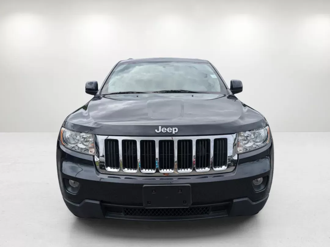 2013 /Black Jeep Grand Cherokee Laredo (1C4RJFAG6DC) with an Gas/Ethanol V6 3.6L/220 engine, 5-Speed Automatic transmission, located at 3959 U.S. 80 W, Phenix City, AL, 36870, (334) 297-4885, 32.469296, -85.135185 - 2013 Jeep Grand Cherokee Laredo - Photo#2