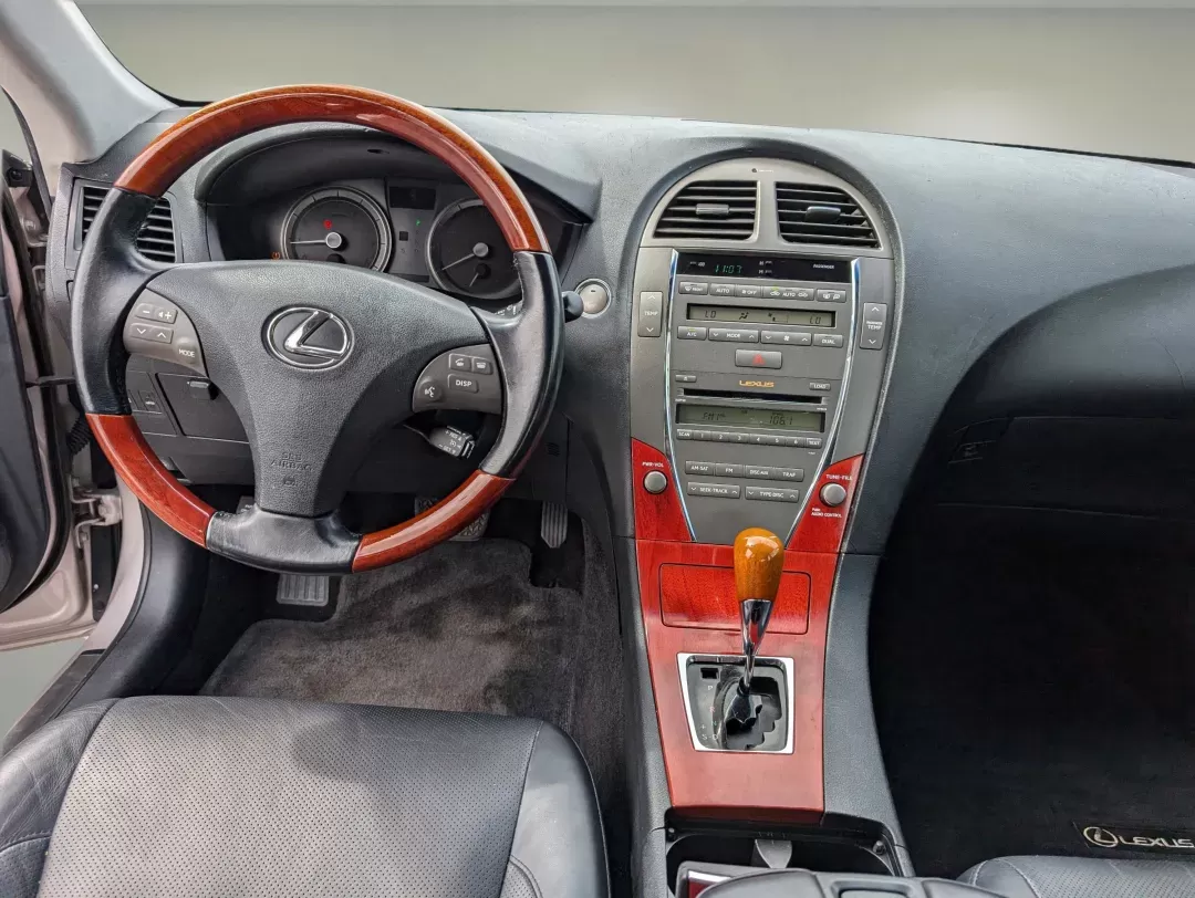 2008 Lexus ES 350 (JTHBJ46G782) with an Gas V6 3.5L/210 engine, 6-Speed Automatic transmission, located at 7000 Northlake Connector, Columbus, GA, 31904, (706) 987-8085, 32.524975, -84.978134 - 2008 Lexus ES 350 - Photo#11