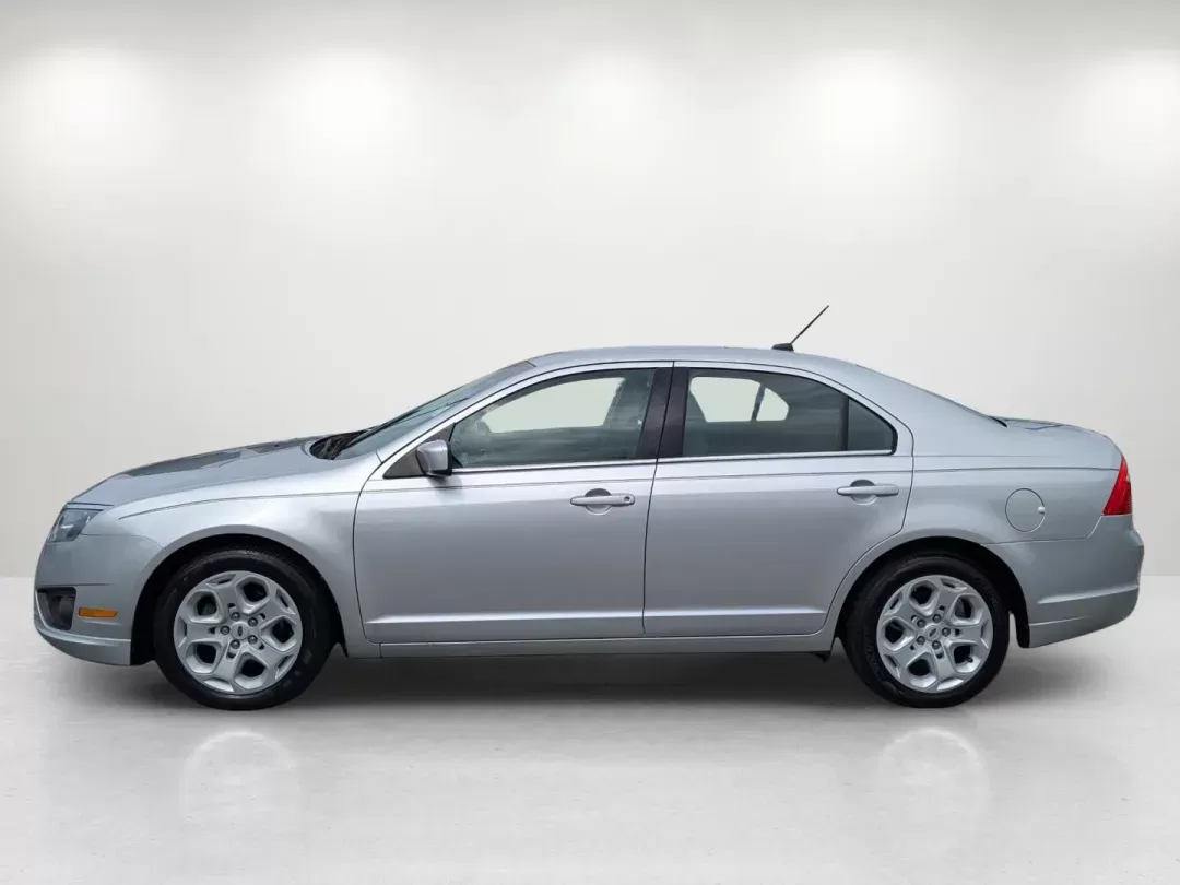 2010 Ford Fusion SE (3FAHP0HA6AR) with an Gas I4 2.5L/152 engine, located at 3959 U.S. 80 W, Phenix City, AL, 36870, (334) 297-4885, 32.469296, -85.135185 - 2010 Ford Fusion SE - Photo#8