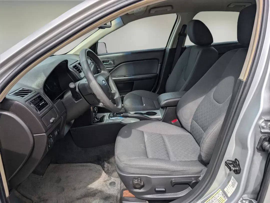 2010 Ford Fusion SE (3FAHP0HA6AR) with an Gas I4 2.5L/152 engine, located at 3959 U.S. 80 W, Phenix City, AL, 36870, (334) 297-4885, 32.469296, -85.135185 - 2010 Ford Fusion SE - Photo#10