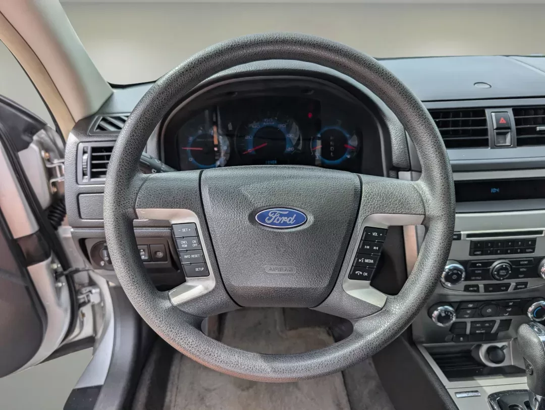 2010 Ford Fusion SE (3FAHP0HA6AR) with an Gas I4 2.5L/152 engine, located at 3959 U.S. 80 W, Phenix City, AL, 36870, (334) 297-4885, 32.469296, -85.135185 - 2010 Ford Fusion SE - Photo#15
