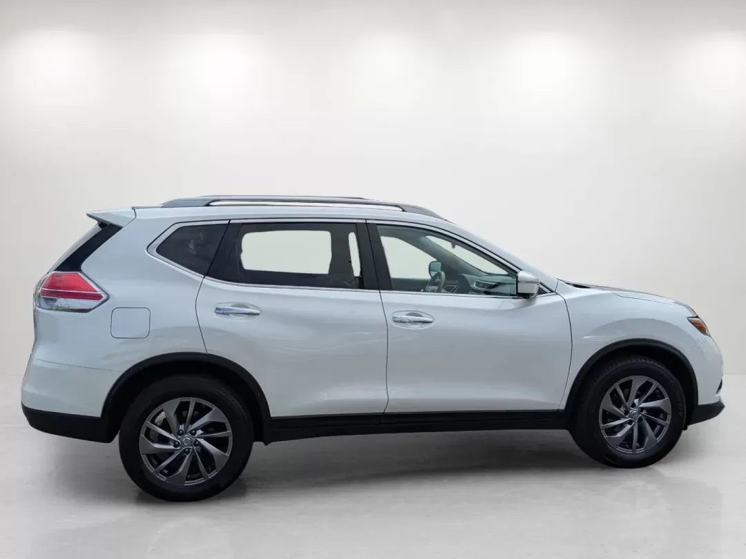 2015 /Almond Nissan Rogue SL (5N1AT2MV2FC) with an Regular Unleaded I-4 2.5 L/152 engine, 1-Speed CVT w/OD transmission, located at 804 22nd Ave, Phenix City, AL, 36870, (334) 297-1860, 32.484749, -85.024475 - 2015 Nissan Rogue SL - Photo#3