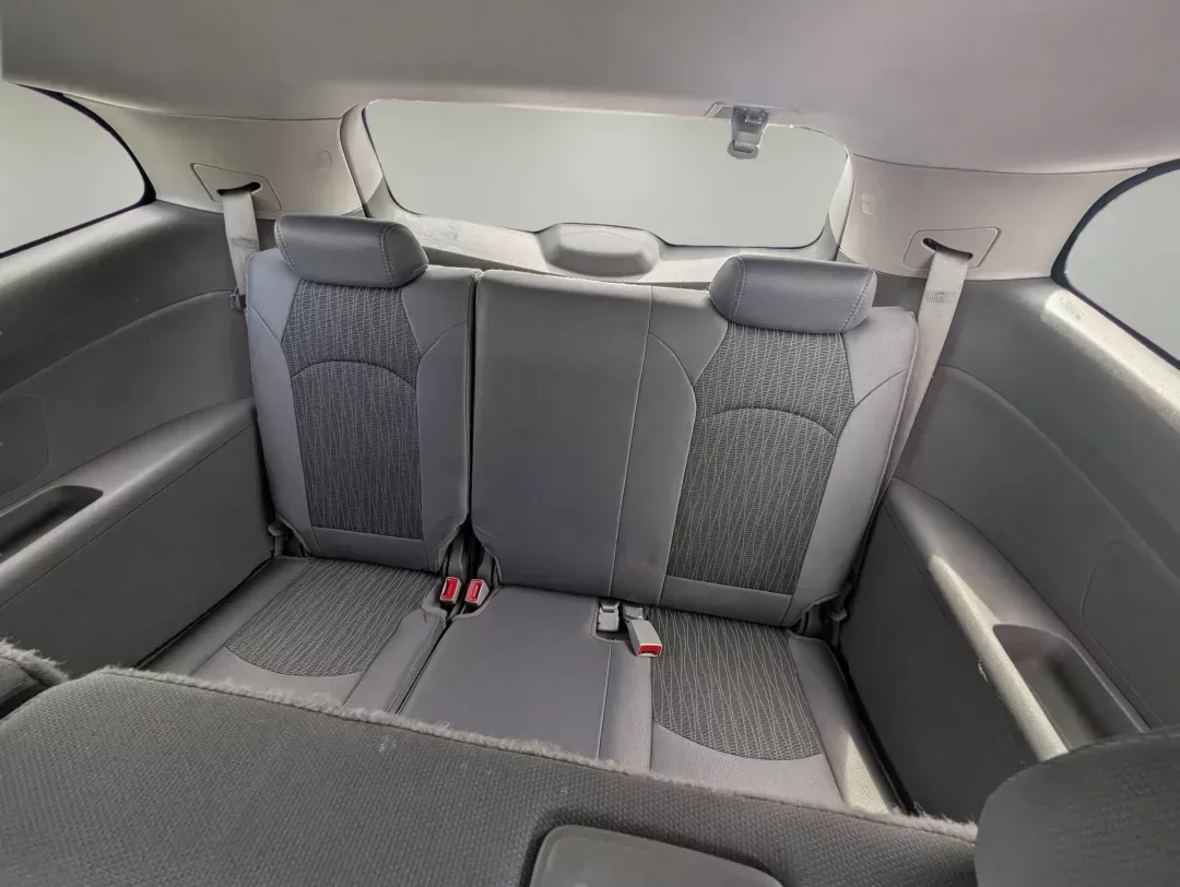 2014 /Dk Titanium/Lt Titanium Chevrolet Traverse LS (1GNKRFED6EJ) with an Gas V6 3.6L/217 engine, 6-Speed Automatic transmission, located at 1430 Gateway Drive, Opelika, AL, 36801, (334) 239-0944, 32.637871, -85.409790 - 2014 Chevrolet Traverse LS - Photo#11