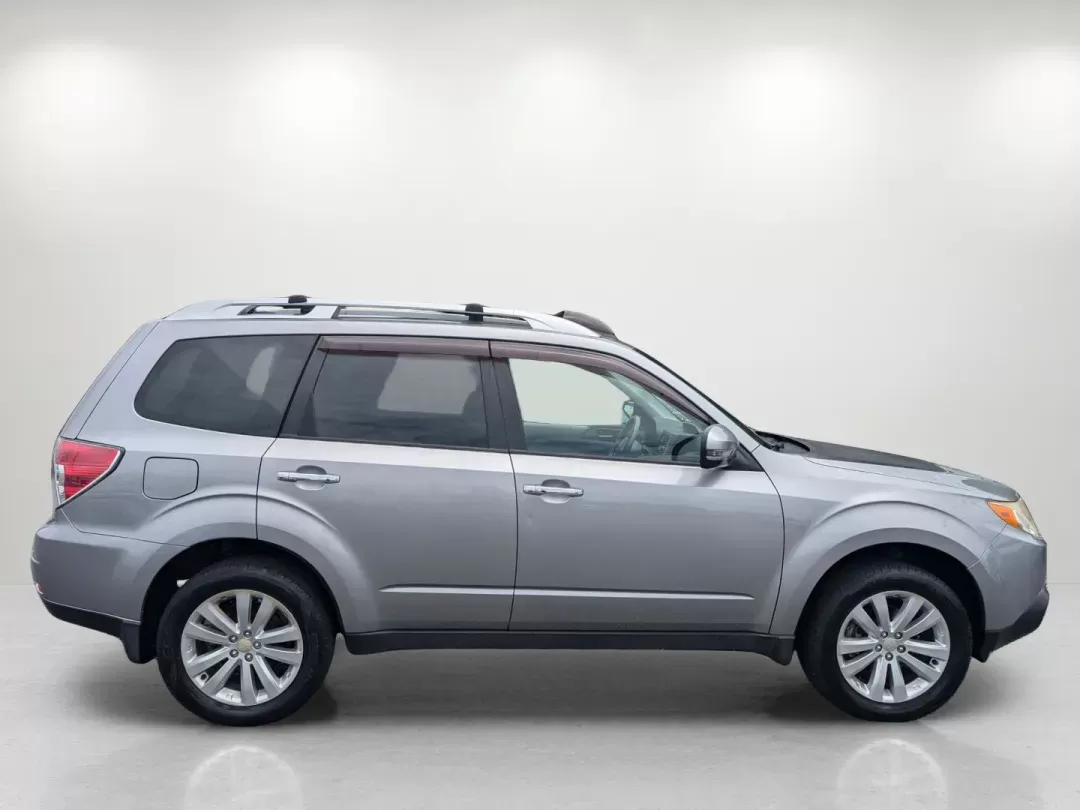 2011 /Platinum Subaru Forester 2.5X Touring (JF2SHAGC8BH) with an Gas Flat 4 2.5L/152 engine, 4-Speed Automatic w/OD transmission, located at 3959 U.S. 80 W, Phenix City, AL, 36870, (334) 297-4885, 32.469296, -85.135185 - 2011 Subaru Forester 2.5X Touring - Photo#4