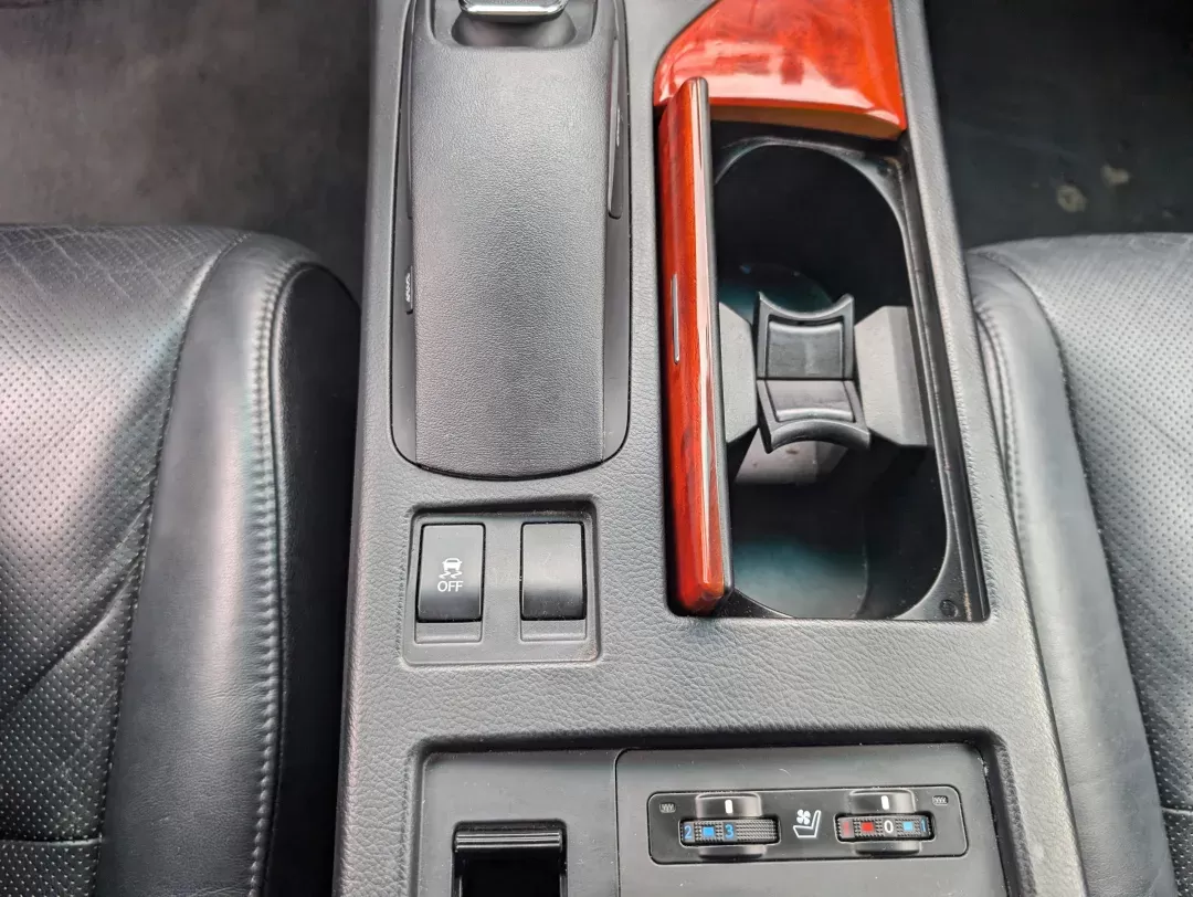 2011 Lexus RX 350 (2T2ZK1BA3BC) with an Gas V6 3.5L/211 engine, 6-Speed Automatic transmission, located at 3959 U.S. 80 W, Phenix City, AL, 36870, (334) 297-4885, 32.469296, -85.135185 - 2011 Lexus RX 350 - Photo#13