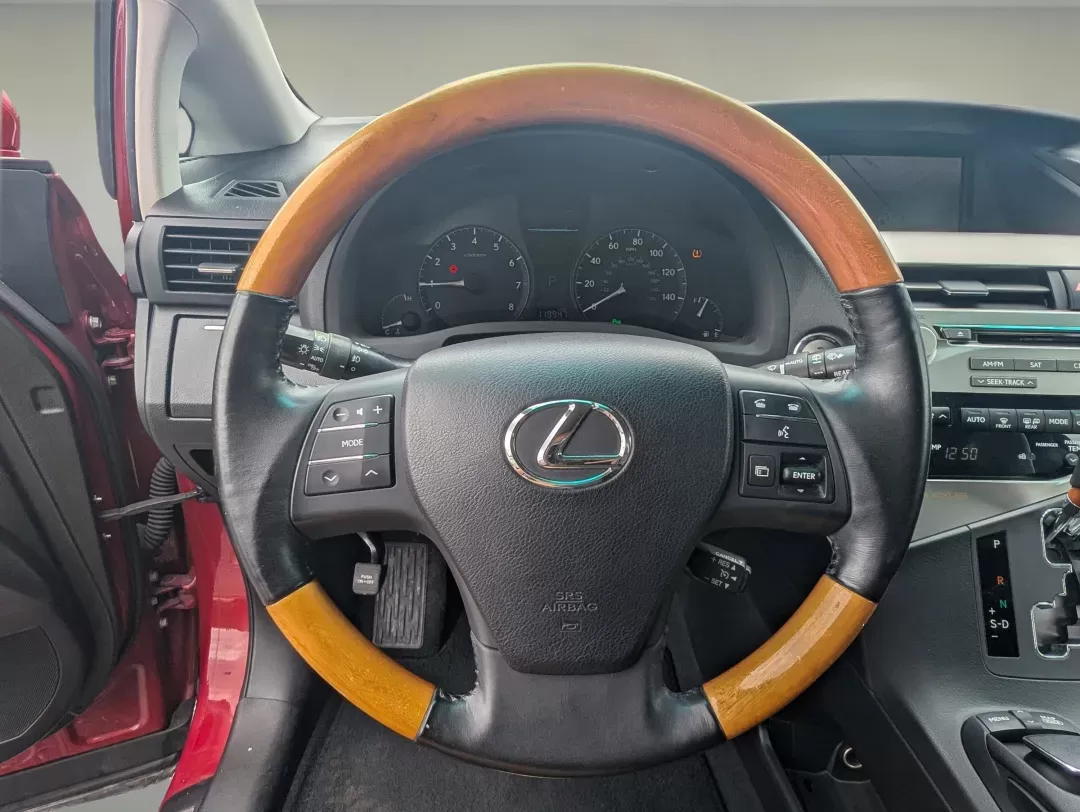 2011 Lexus RX 350 (2T2ZK1BA3BC) with an Gas V6 3.5L/211 engine, 6-Speed Automatic transmission, located at 3959 U.S. 80 W, Phenix City, AL, 36870, (334) 297-4885, 32.469296, -85.135185 - 2011 Lexus RX 350 - Photo#16