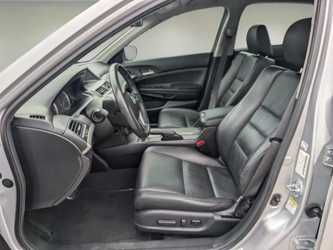 2012 Honda Accord Sdn SE (1HGCP2F60CA) with an Gas I4 2.4L/144 engine, 5-Speed Automatic transmission, located at 3959 U.S. 80 W, Phenix City, AL, 36870, (334) 297-4885, 32.469296, -85.135185 - 2012 Honda Accord Sdn SE - Photo#10