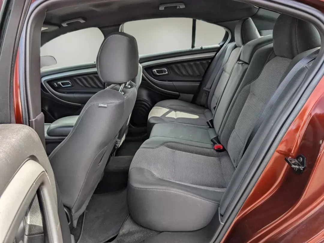 2016 Ford Taurus SEL (1FAHP2E80GG) with an Regular Unleaded V-6 3.5 L/213 engine, 6-Speed Automatic w/OD transmission, located at 5115 14th Ave., Columbus, GA, 31904, (706) 323-0345, 32.511494, -84.971046 - 2016 Ford Taurus SEL - Photo#11