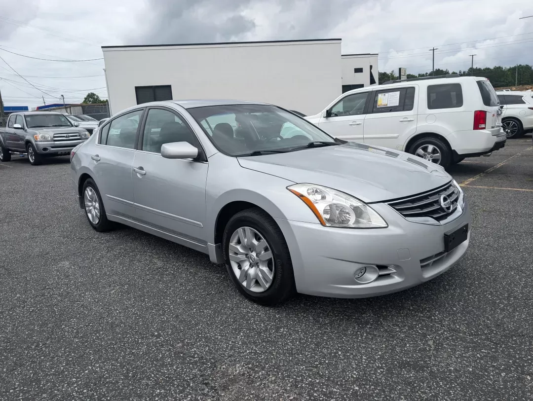 2012 /Charcoal Nissan Altima 2.5 S (1N4AL2AP3CN) with an Gas I4 2.5L/ engine, 1-Speed Continuously Variable Ratio transmission, located at 3959 U.S. 80 W, Phenix City, AL, 36870, (334) 297-4885, 32.469296, -85.135185 - 2012 Nissan Altima 2.5 S - Photo#2