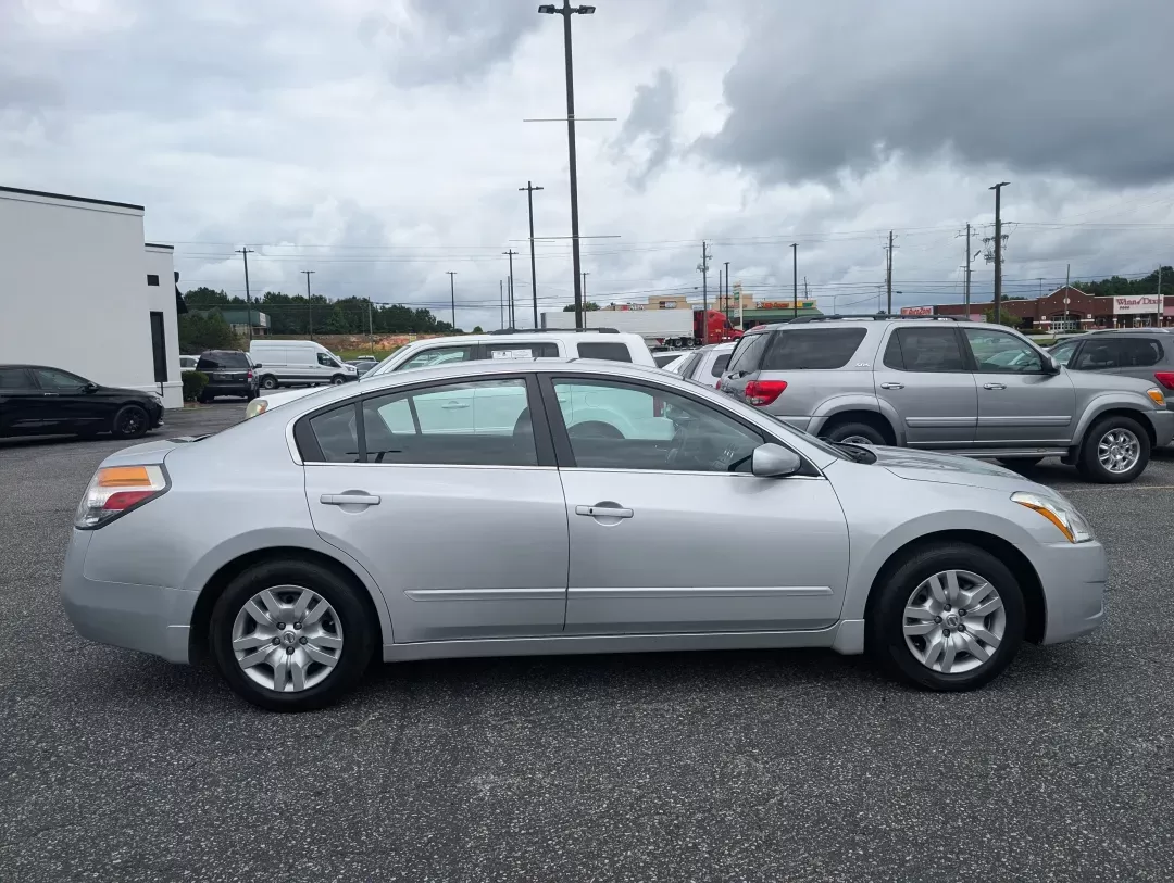 2012 /Charcoal Nissan Altima 2.5 S (1N4AL2AP3CN) with an Gas I4 2.5L/ engine, 1-Speed Continuously Variable Ratio transmission, located at 3959 U.S. 80 W, Phenix City, AL, 36870, (334) 297-4885, 32.469296, -85.135185 - 2012 Nissan Altima 2.5 S - Photo#3