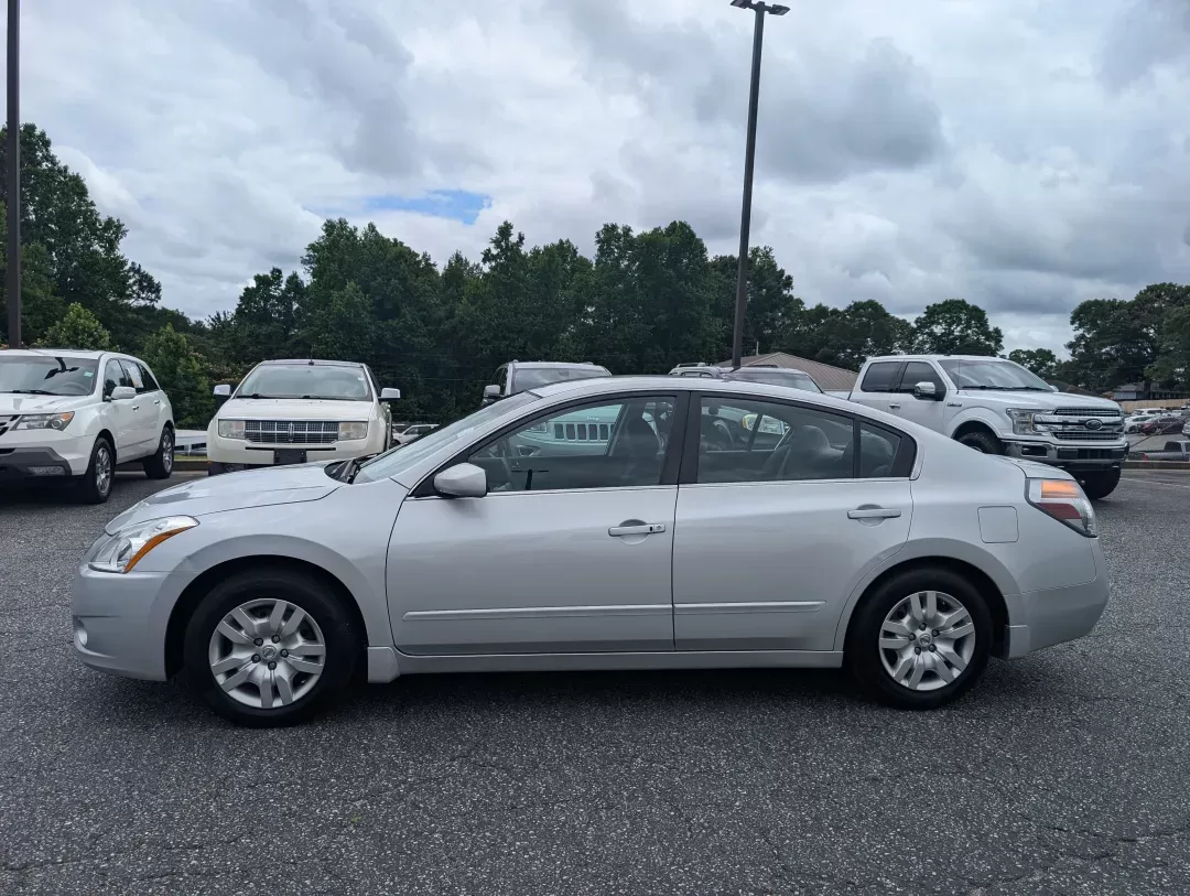 2012 /Charcoal Nissan Altima 2.5 S (1N4AL2AP3CN) with an Gas I4 2.5L/ engine, 1-Speed Continuously Variable Ratio transmission, located at 3959 U.S. 80 W, Phenix City, AL, 36870, (334) 297-4885, 32.469296, -85.135185 - 2012 Nissan Altima 2.5 S - Photo#7
