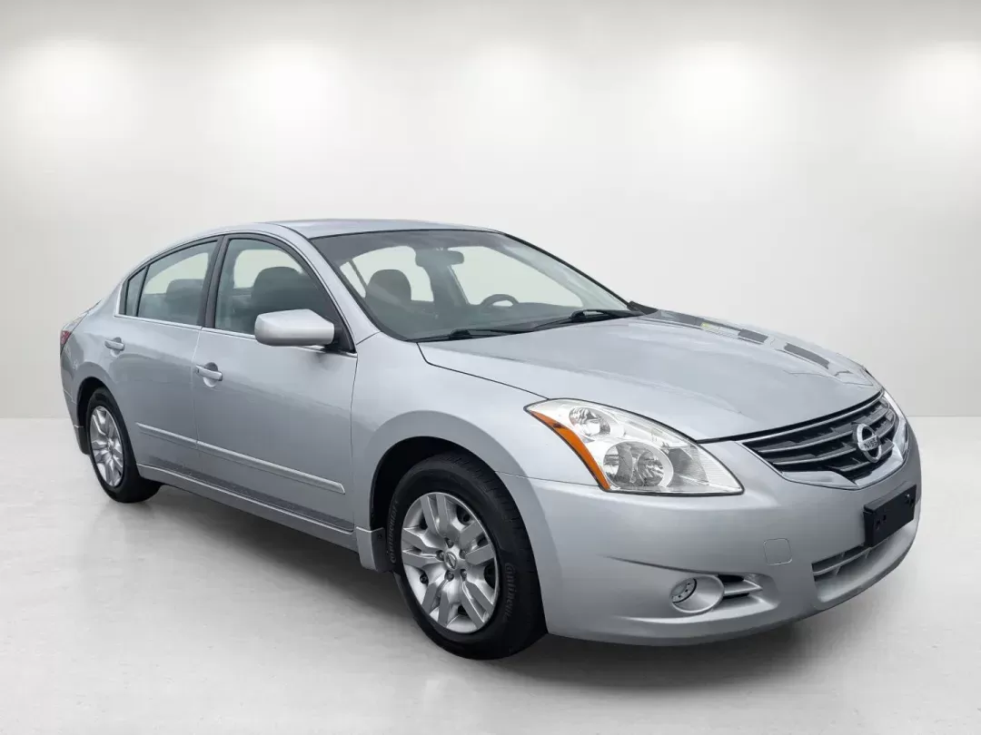 2012 /Charcoal Nissan Altima 2.5 S (1N4AL2AP3CN) with an Gas I4 2.5L/ engine, 1-Speed Continuously Variable Ratio transmission, located at 3959 U.S. 80 W, Phenix City, AL, 36870, (334) 297-4885, 32.469296, -85.135185 - 2012 Nissan Altima 2.5 S - Photo#3