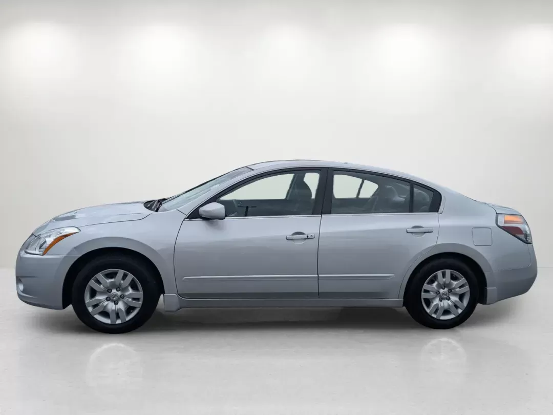 2012 /Charcoal Nissan Altima 2.5 S (1N4AL2AP3CN) with an Gas I4 2.5L/ engine, 1-Speed Continuously Variable Ratio transmission, located at 3959 U.S. 80 W, Phenix City, AL, 36870, (334) 297-4885, 32.469296, -85.135185 - 2012 Nissan Altima 2.5 S - Photo#8